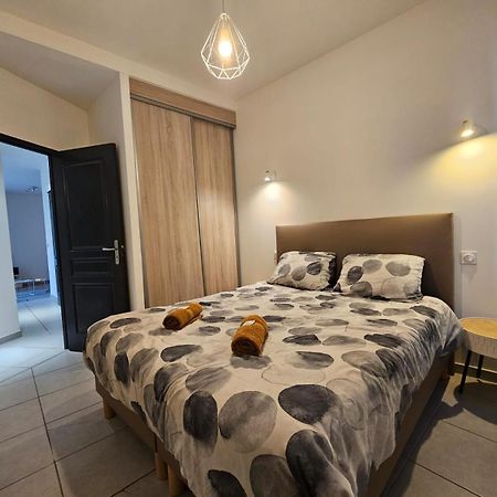 Le Contemporain-2 Chambres-Vue Eglise Saint Paul Nimes Ngoại thất bức ảnh
