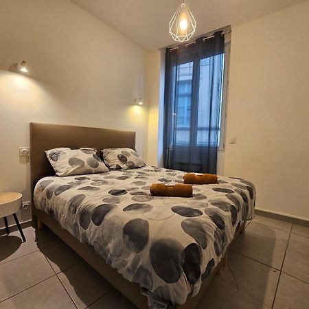 Le Contemporain-2 Chambres-Vue Eglise Saint Paul Nimes Ngoại thất bức ảnh