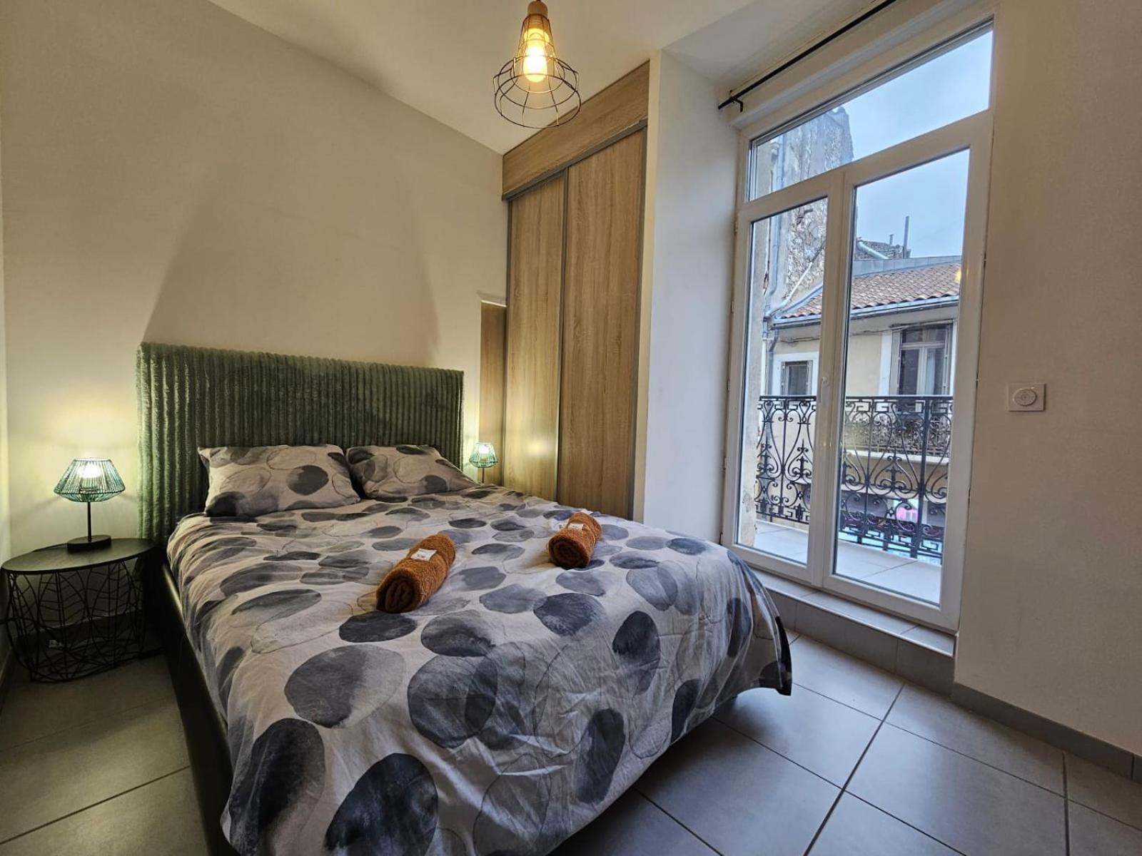 Le Contemporain-2 Chambres-Vue Eglise Saint Paul Nimes Ngoại thất bức ảnh