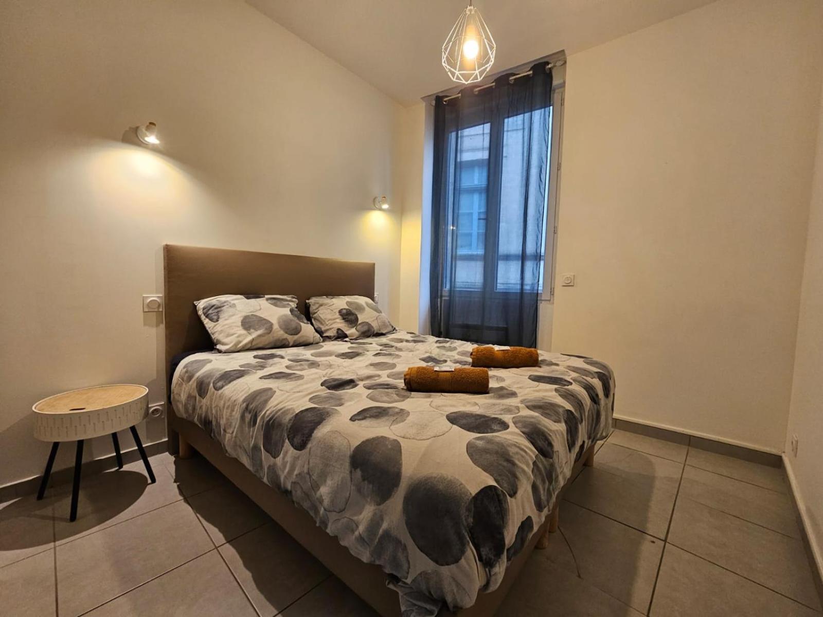 Le Contemporain-2 Chambres-Vue Eglise Saint Paul Nimes Ngoại thất bức ảnh