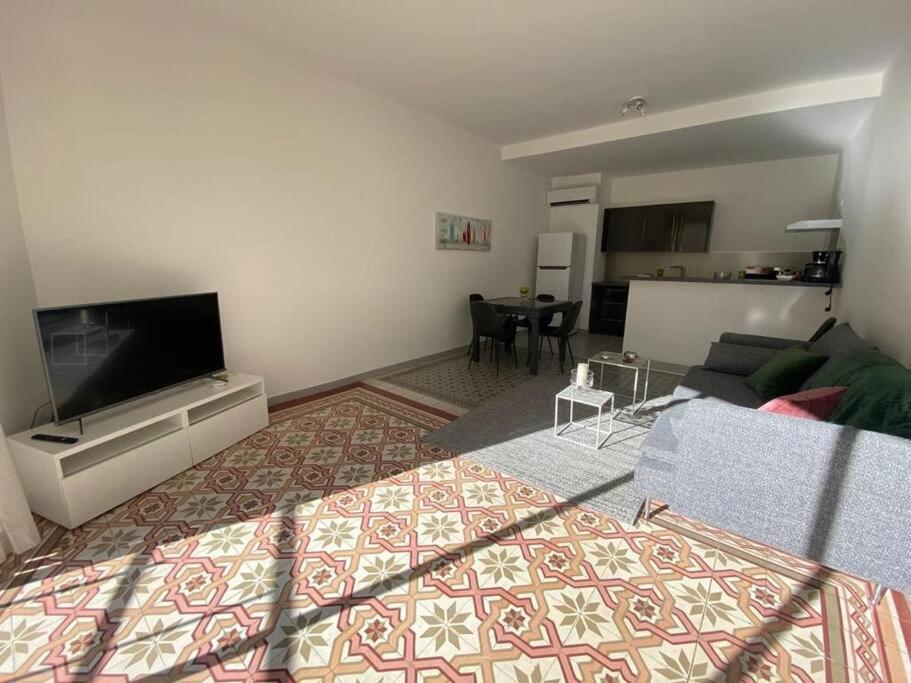 Le Contemporain-2 Chambres-Vue Eglise Saint Paul Nimes Ngoại thất bức ảnh